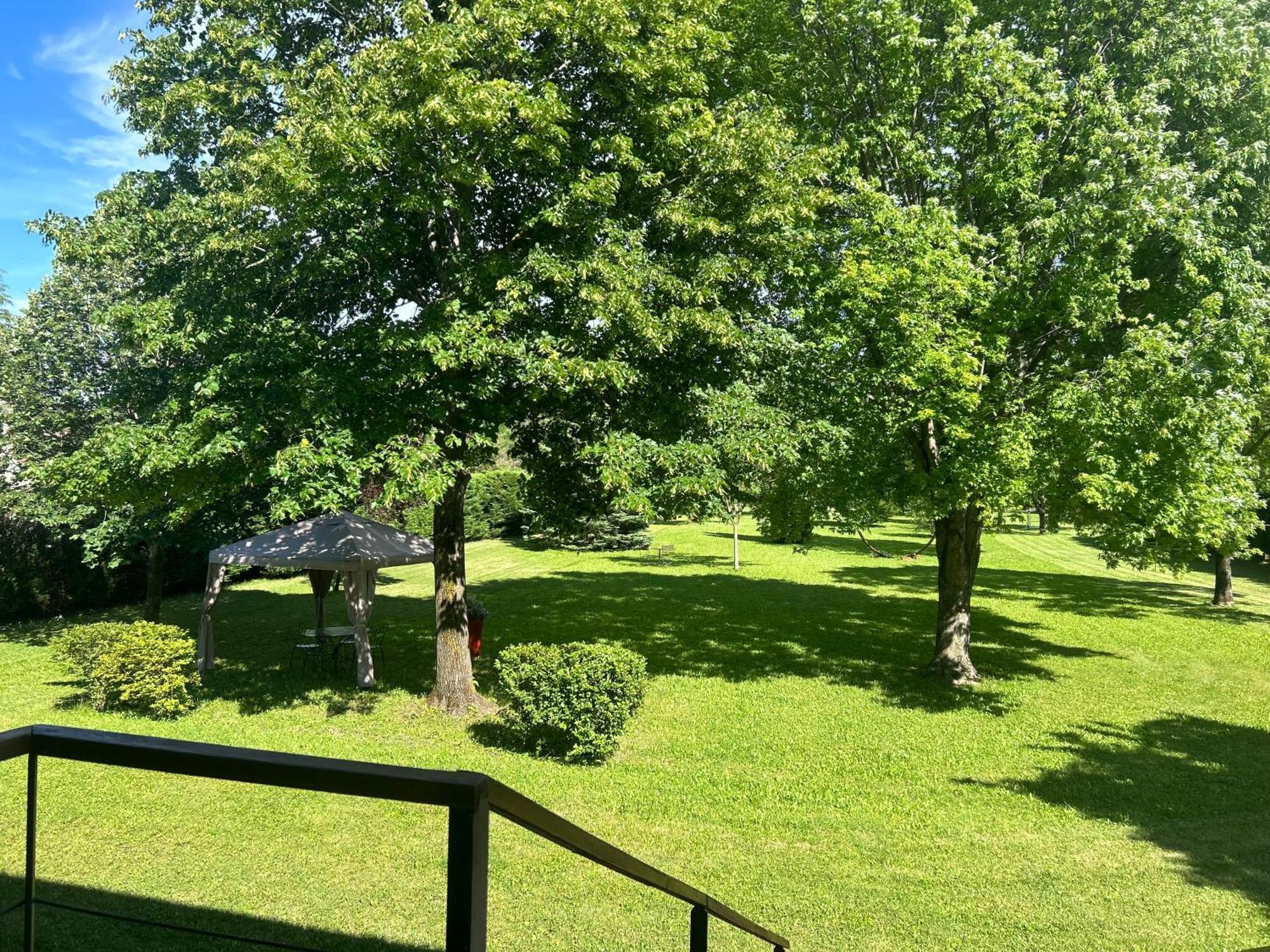 Le Jardin Bed and Breakfast Laragne-Monteglin Exteriör bild