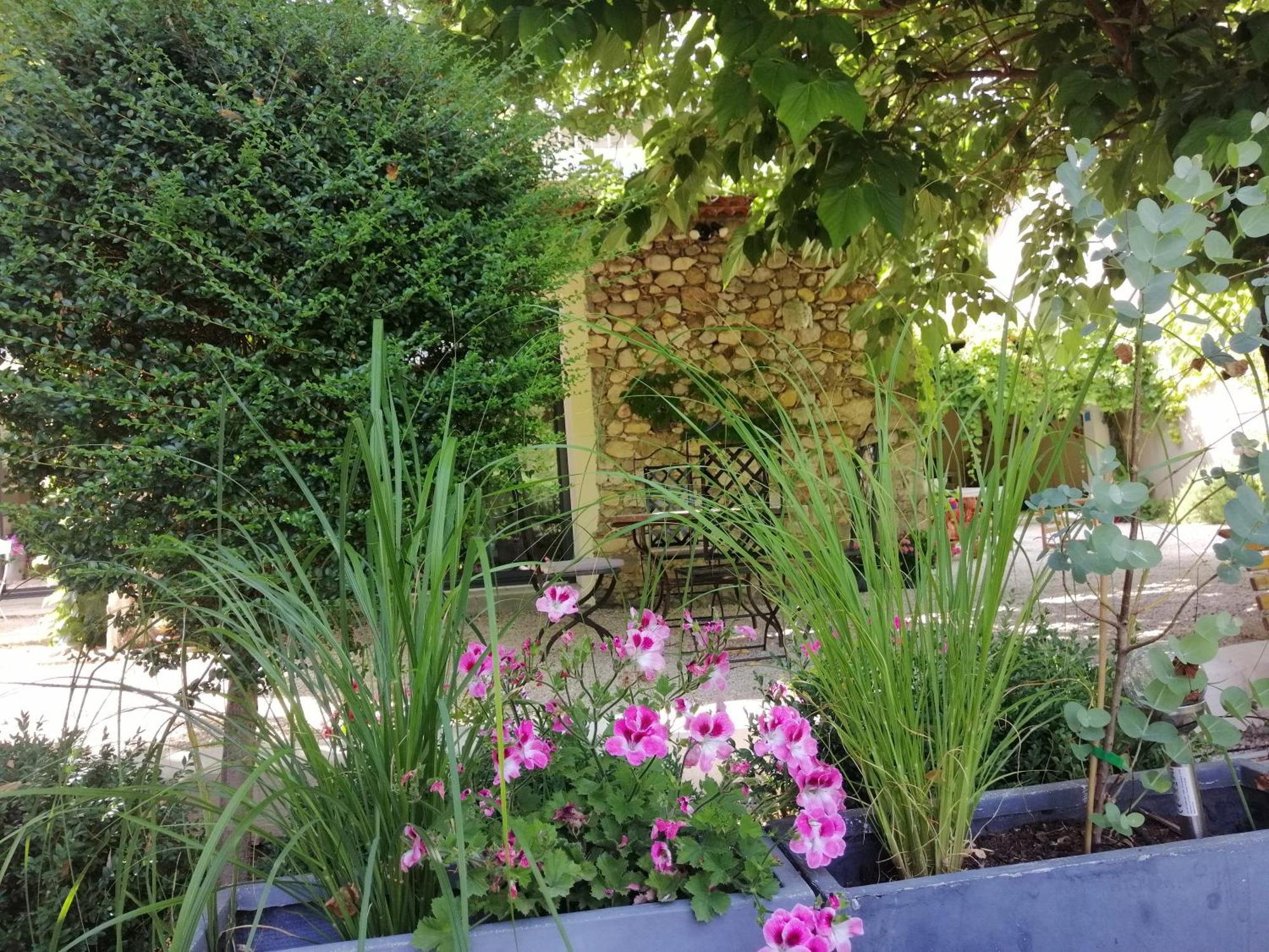 Le Jardin Bed and Breakfast Laragne-Monteglin Exteriör bild